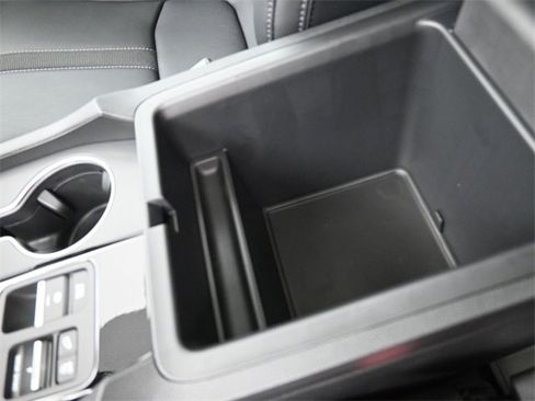 New 2025 Honda Pilot Touring image 9