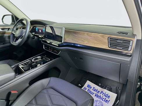 Used 2024 Volkswagen Atlas SE image 28