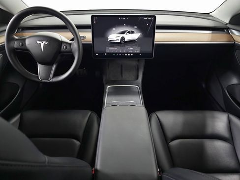 Used 2023 Tesla Model 3 Standard Range image 13