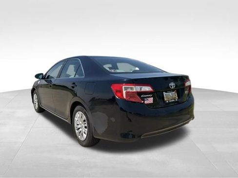 Used 2014 Toyota Camry LE FWD image 5