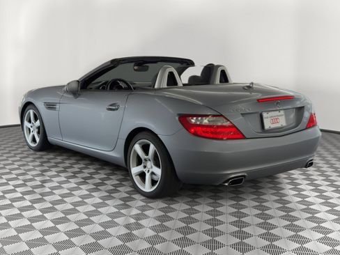 Used 2015 Mercedes-Benz SLK 250 image 3