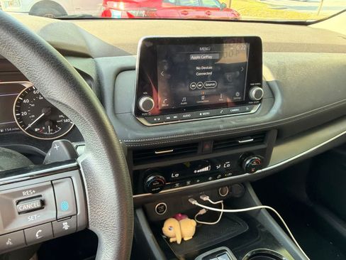 Used 2023 Nissan Rogue SV FWD image 22