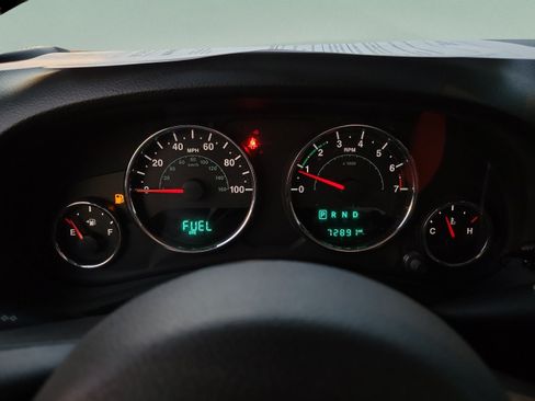Used 2017 Jeep Wrangler Unlimited Sahara AWD/4WD image 27