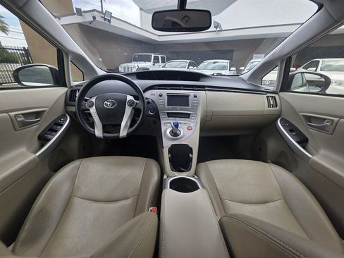Used 2014 Toyota Prius Four FWD image 12