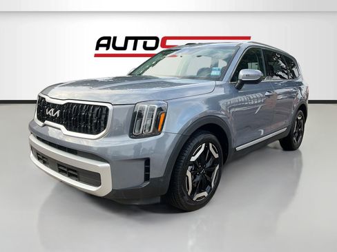 Used 2025 Kia Telluride EX w/ EX Captain's Chair Package FWD image 3