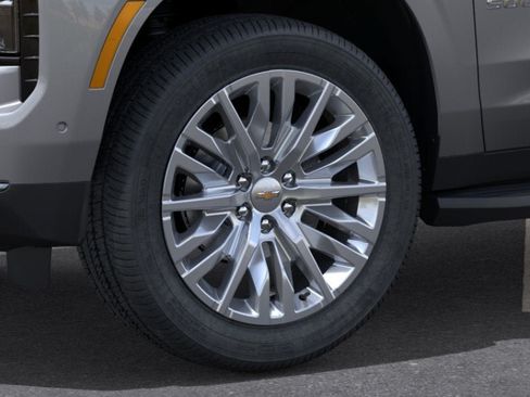 New 2026 Chevrolet Suburban Premier w/ Sun And Tow Package AWD/4WD image 9