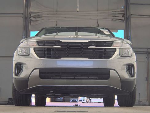 Used 2026 Kia Seltos LX FWD image 3