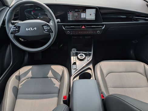 Certified 2024 Kia Niro EX w/ EX Cold Weather Package FWD image 10