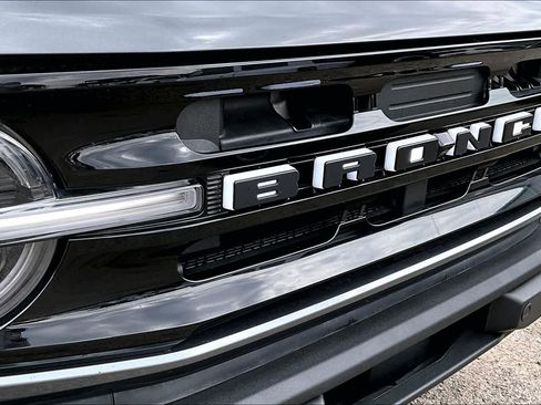 Used 2024 Ford Bronco Outer Banks image 30