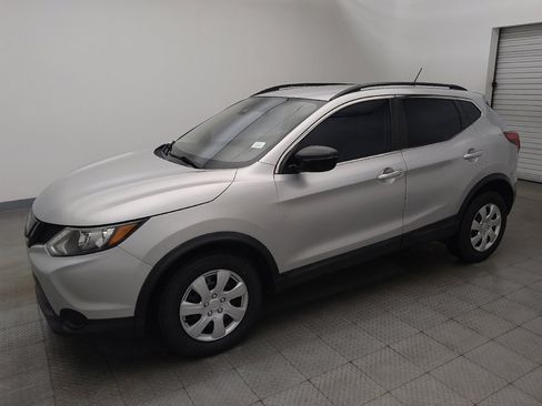 Used 2019 Nissan Rogue Sport SV FWD image 2