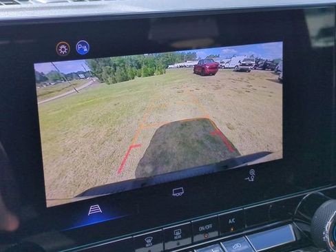 Used 2026 Chevrolet Colorado W/T w/ Advanced Trailering Package RWD image 17