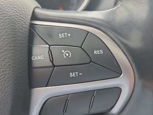 Used 2020 Jeep Grand Cherokee Altitude AWD/4WD image 52