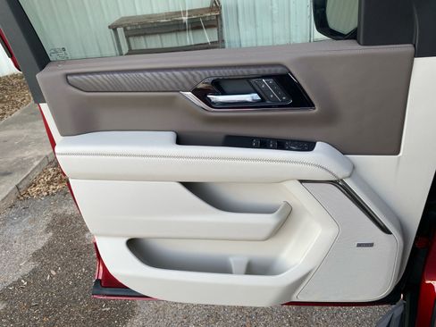 New 2026 GMC Yukon XL Denali w/ Advanced Technology Package image 30