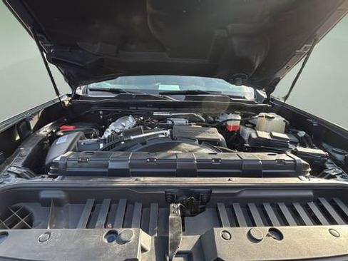 Used 2022 Chevrolet Silverado 2500 LTZ w/ LTZ Convenience Package image 33