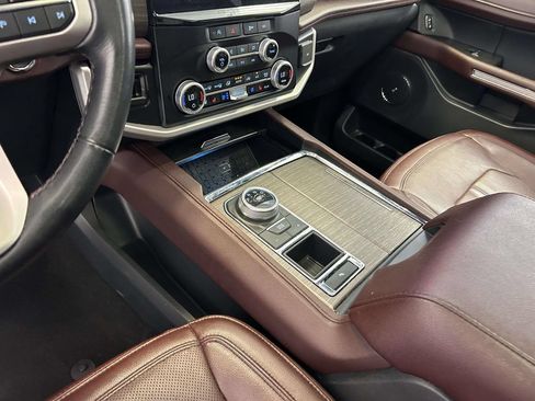 Used 2024 Ford Expedition Limited RWD image 23