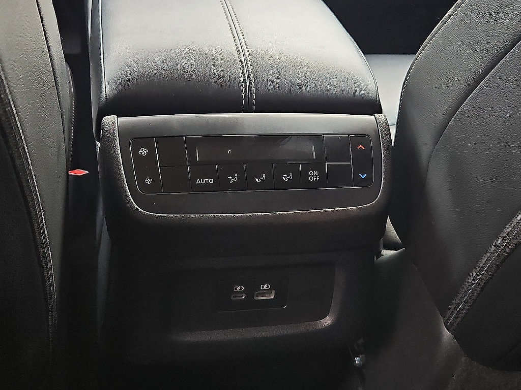 Used 2024 Nissan Pathfinder SL FWD image 20