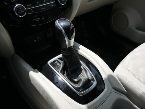 Used 2020 Nissan Rogue Sport SV w/ All-Weather Package AWD/4WD image 24