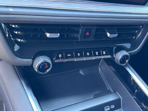 Used 2025 Chevrolet Tahoe LS RWD image 28
