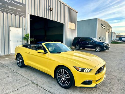 Used 2017 Ford Mustang Premium image 16