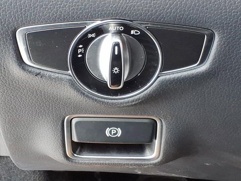 Used 2015 Mercedes-Benz S 550 4MATIC Sedan w/ Sport Package image 16