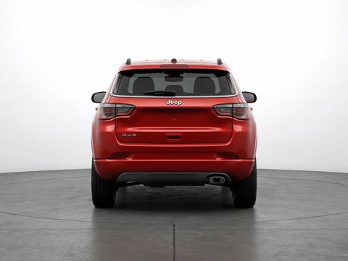 Used 2025 Jeep Compass Latitude image 7