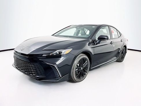 New 2026 Toyota Camry SE image 3