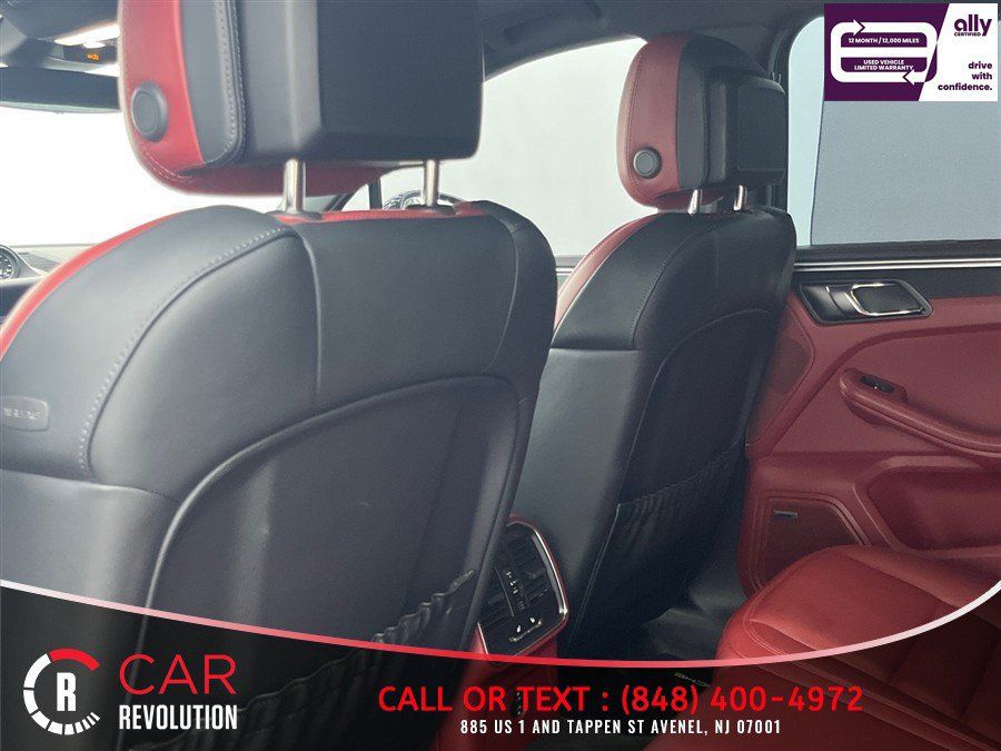 Used 2024 Porsche Macan GTS AWD/4WD image 40