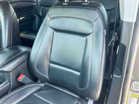 Used 2023 Ford Explorer XLT w/ Equipment Group 202A RWD image 31