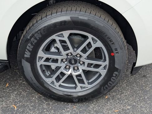 New 2025 Ford Expedition Active image 20