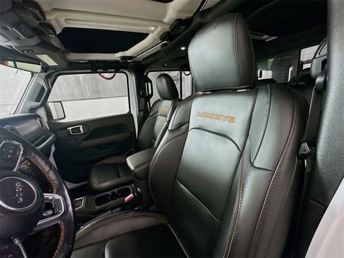 Used 2023 Jeep Gladiator Mojave w/ Cold Weather Group image 21