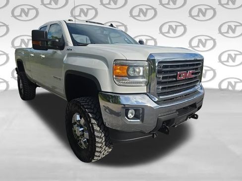 Used 2016 GMC Sierra 2500 SLE w/ SLE Preferred Package AWD/4WD image 14
