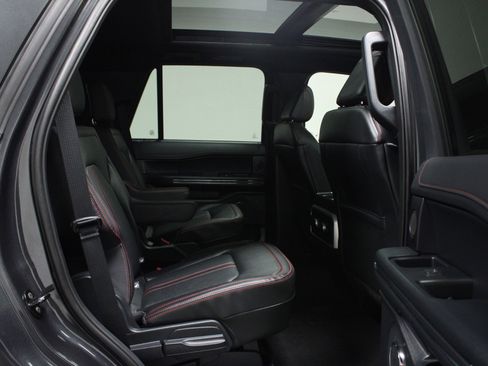 Used 2024 Ford Expedition Limited image 16
