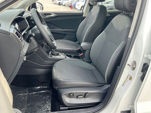 New 2026 Volkswagen Taos SE image 28