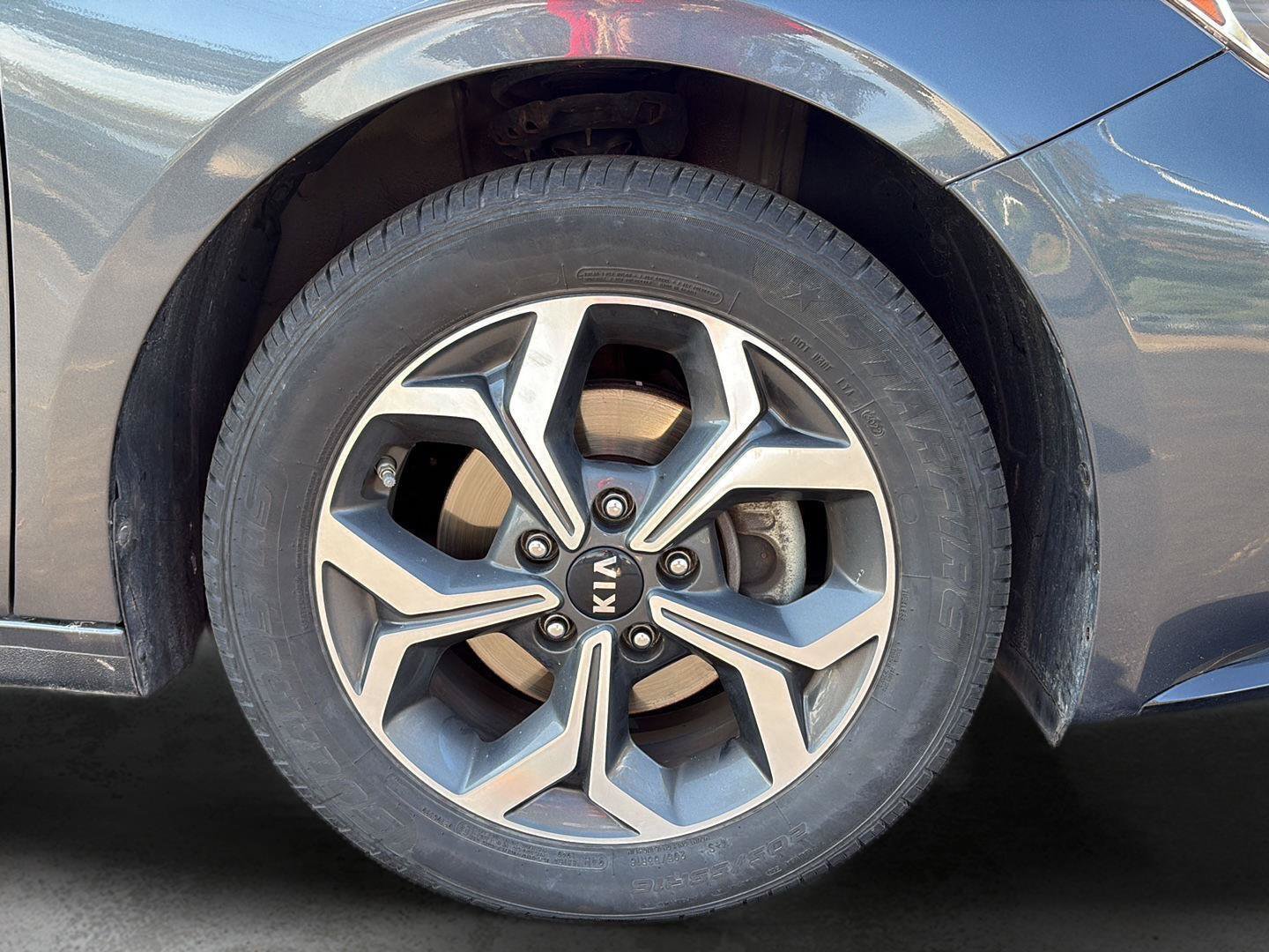 Used 2020 Kia Forte LXS FWD image 22
