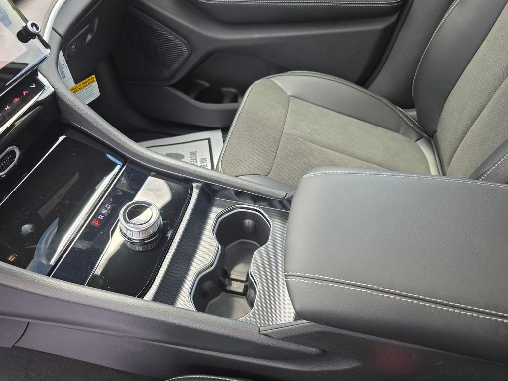 New 2027 Jeep Grand Cherokee Altitude RWD image 24