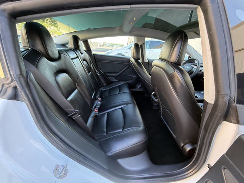 Used 2021 Tesla Model 3 Standard Range Plus image 13