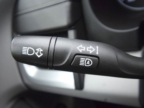 Used 2023 GMC Terrain SLT FWD image 38