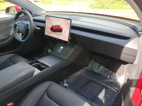 Used 2025 Tesla Model 3 Long Range image 12