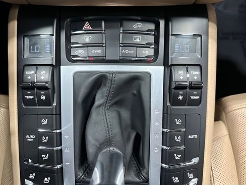 Used 2021 Porsche Macan S AWD/4WD image 25