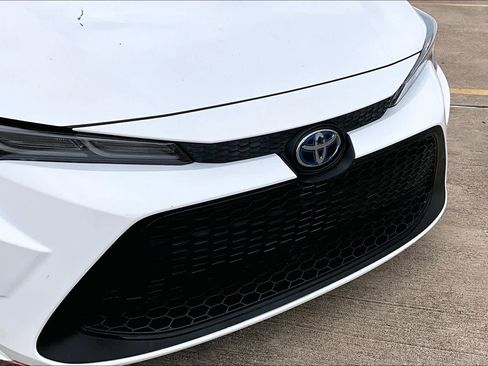 Used 2022 Toyota Corolla LE image 29