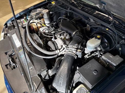 Used 2002 Chevrolet Blazer LS w/ Preferred Equipment Group image 59