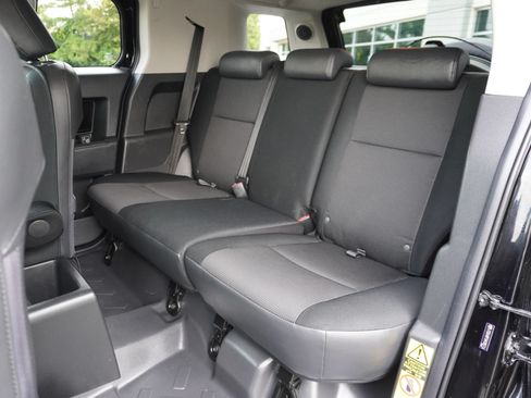 Used 2010 Toyota FJ Cruiser 4WD image 11