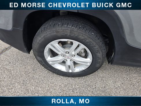 Used 2024 GMC Terrain SLE w/ Driver Convenience Package image 12