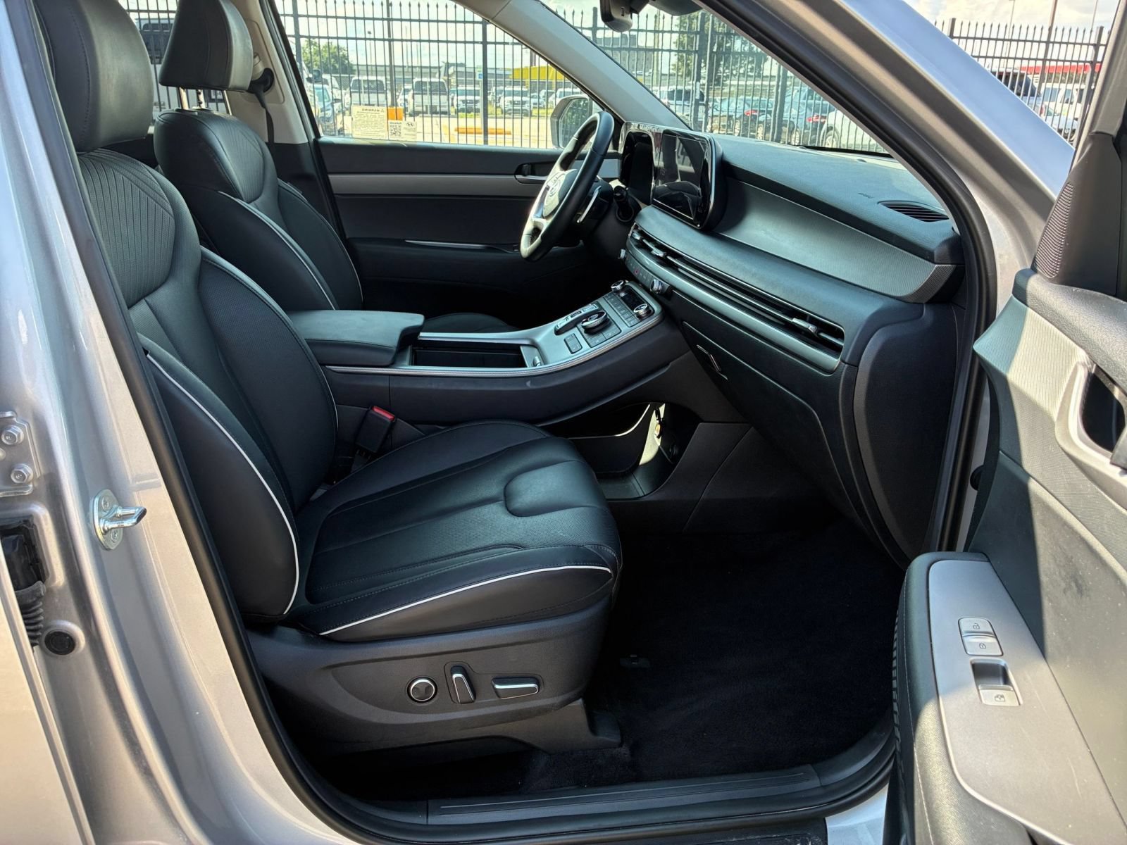 Used 2025 Hyundai Palisade SEL FWD image 39