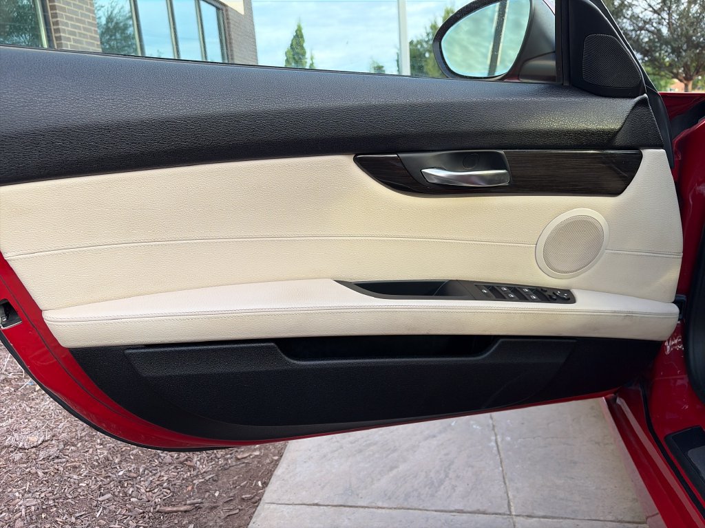 Used 2014 BMW Z4 sDrive35i RWD image 22