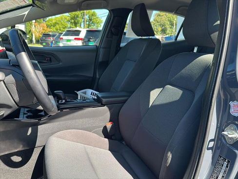 Certified 2025 Toyota Prius LE FWD image 20