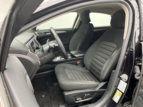 Used 2019 Ford Fusion SE image 9