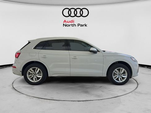 Used 2023 Audi Q5 2.0T Premium w/ Convenience Package AWD/4WD image 6