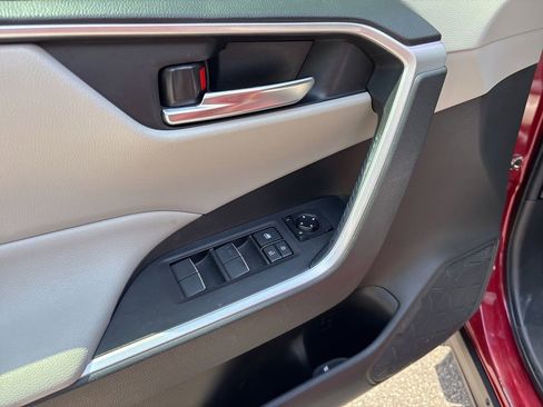 Used 2021 Toyota RAV4 XLE Premium FWD image 8
