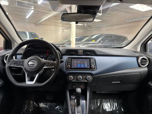 Used 2025 Nissan Versa SV FWD image 31